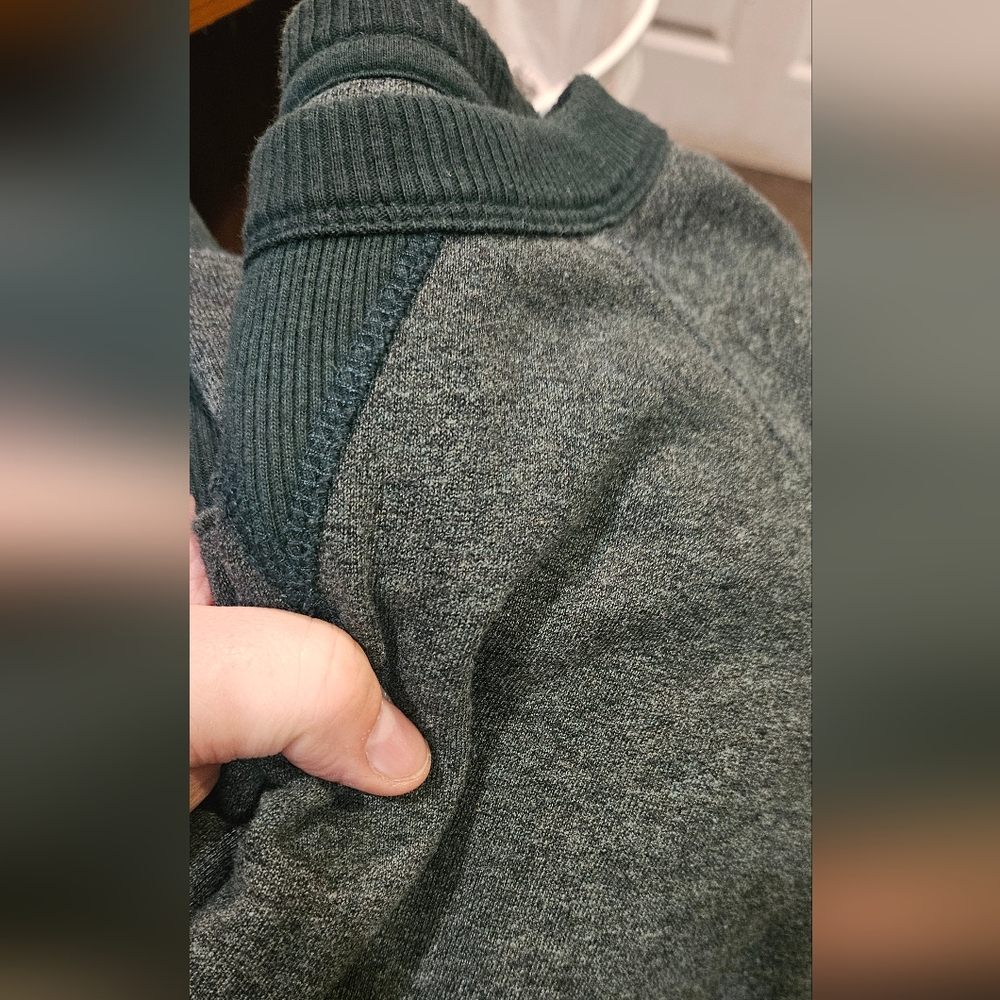 SIMPLY STYLED CREW SWEATSHIRT - Picture 3 of 3